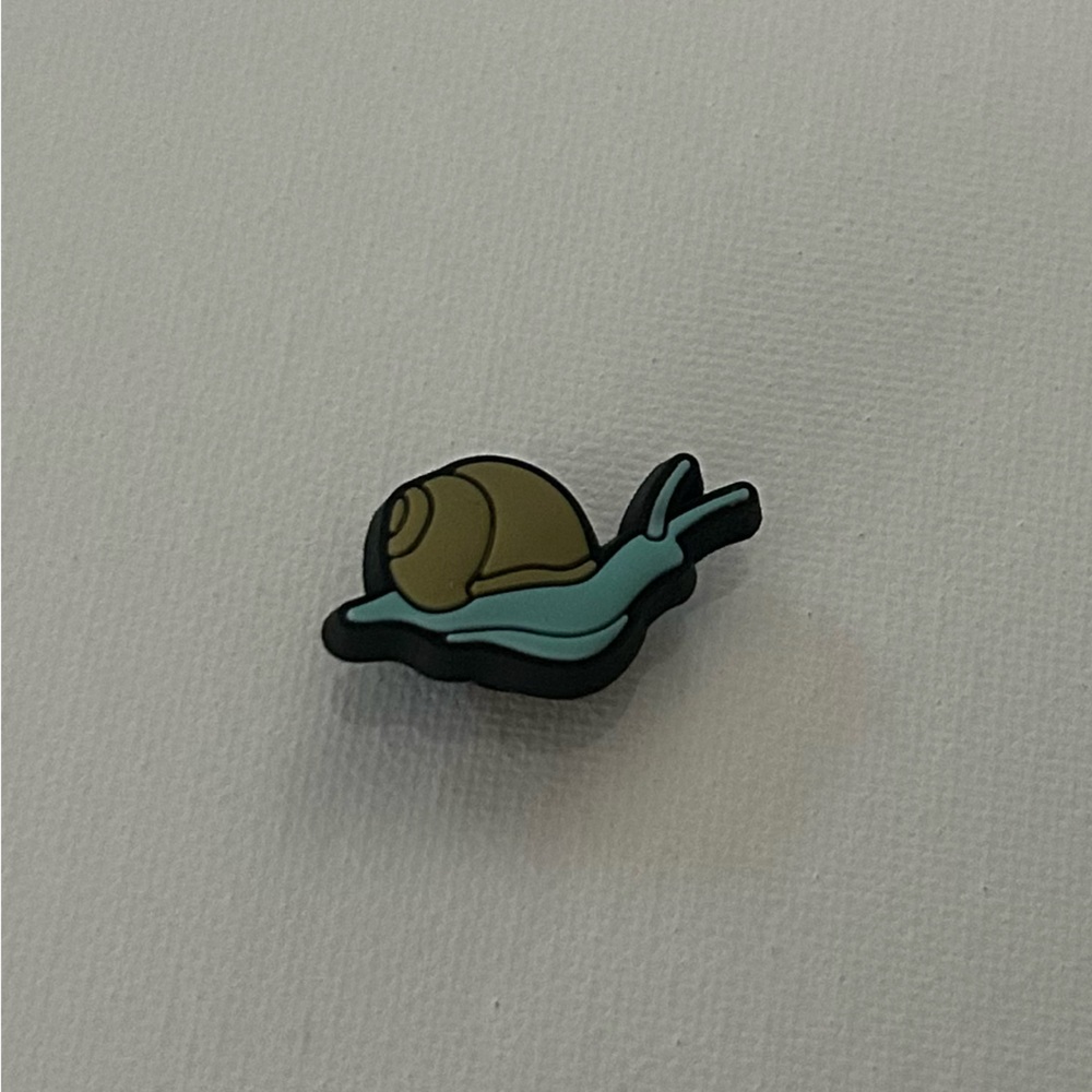 NWOT Tiny Snail Croc Jibbit